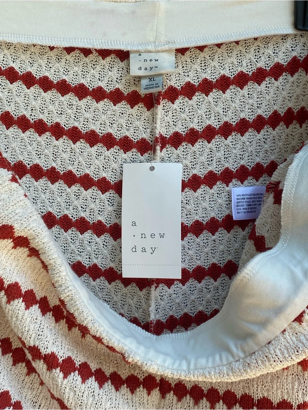A New Day NWT Red and Cream Textured Jacquard Casual Pants Womens Size XL-Flaw